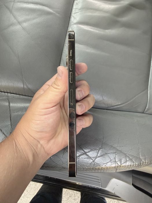 Продам Iphone 13pro max