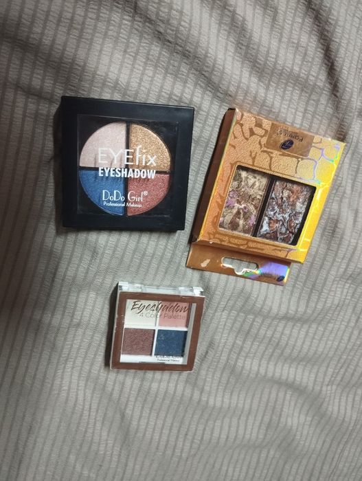 Тени для век по 800.