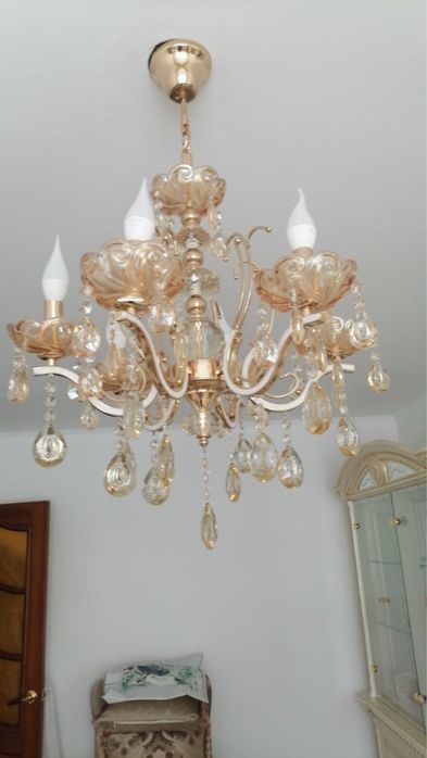 Продам люстру б/у в отличном состоянии