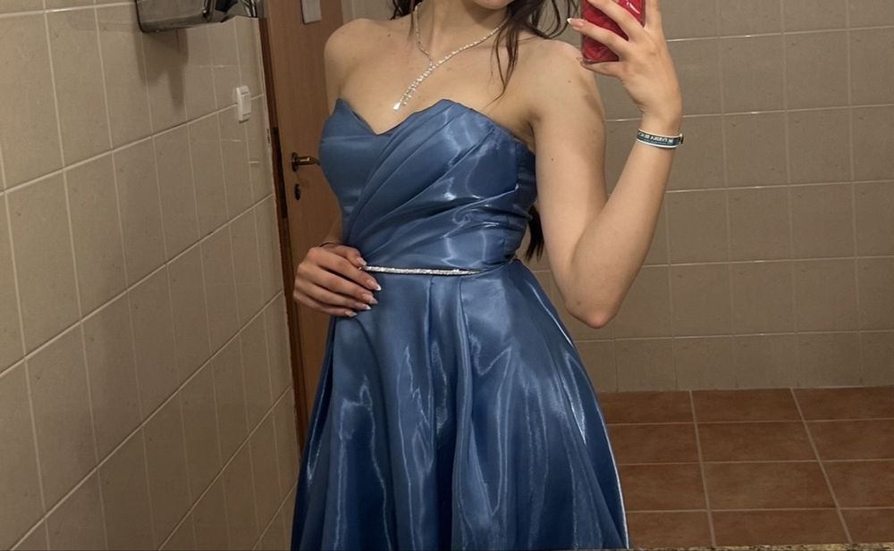 Официална рокля.Носена САМО ВЕДНЪЖ- в отлично състояние!