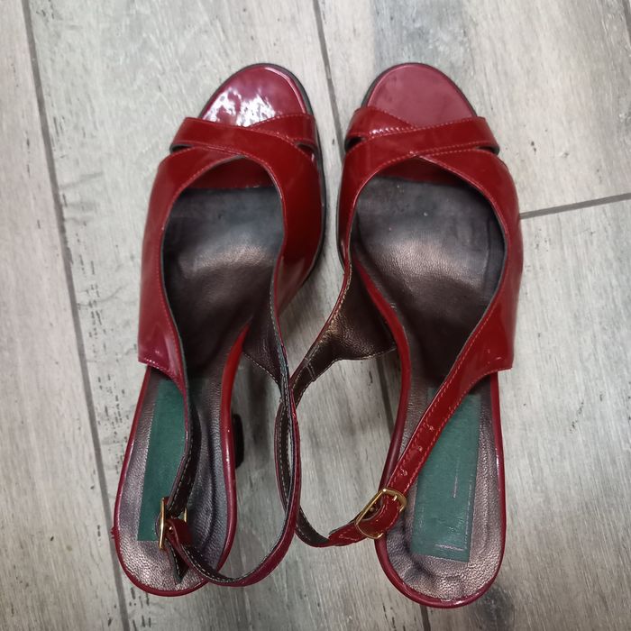 Sandale de piele cu toc