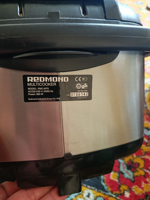 Продам мультиварку Redmond