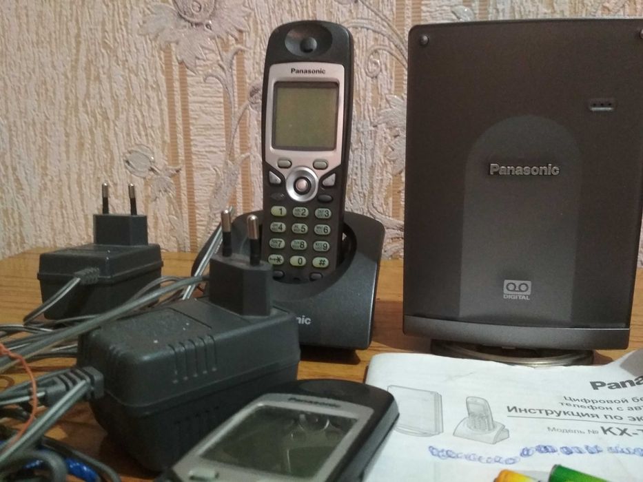 Радиотелефон Panasonic автоответчиком