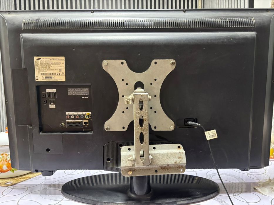 Телевизор б/ у марка Самсунг