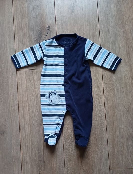 Дрехи за бебе ромпъри