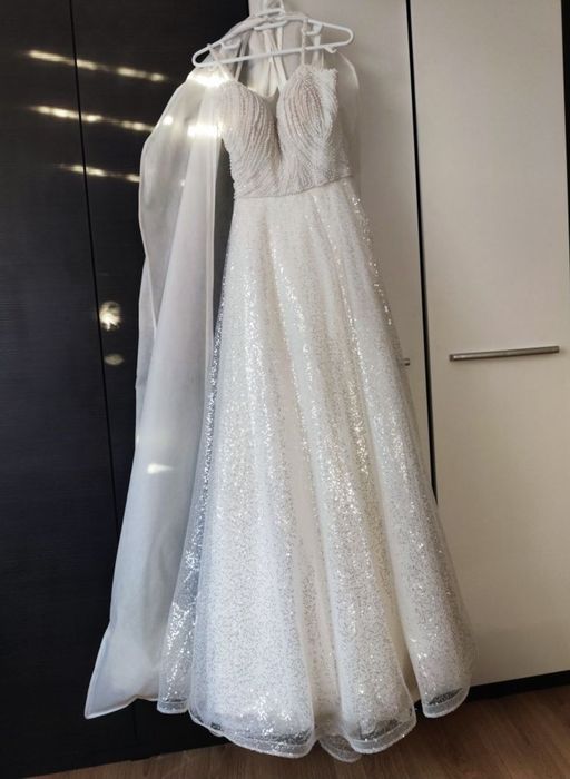 Vand rochie de mireasă