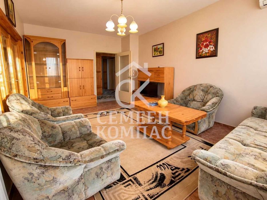 Продава се Тристаен апартамент в Пловдив, Младежки Хълм - 107 кв.м за 2141 €/кв.м - Снимка #2