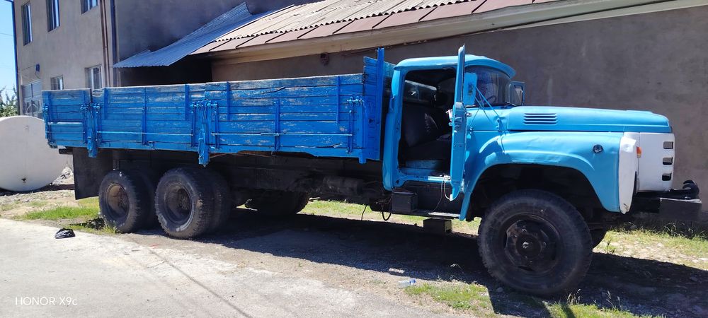 Kamaz krakadil sotiladi