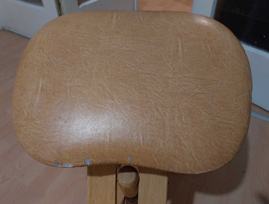 Продавам ортопедичен стол