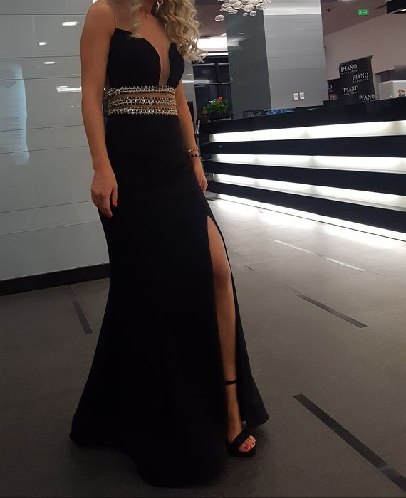 Rochie neagră de seara