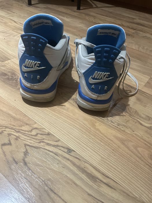 Jordan4 military blue
