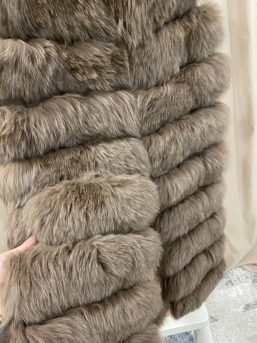 Продам меховой жилет из песца