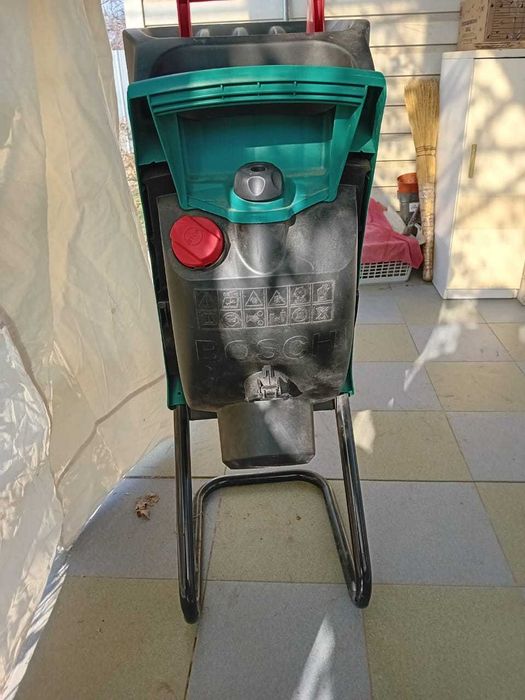 Измельчитель веток BOSCH RAPID 2000