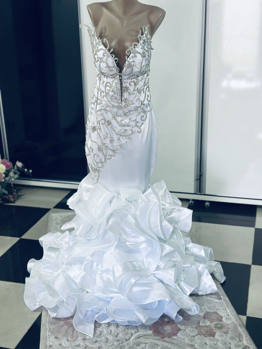 Rochie de mireasa ajustabila + crinolina si voal se potriveste unui ML