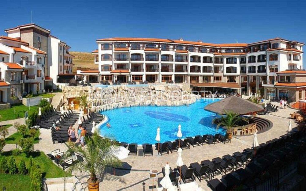 Продава се Четиристаен апартамент в Свети Влас - 105 кв.м за 462 €/кв.м - Снимка #1