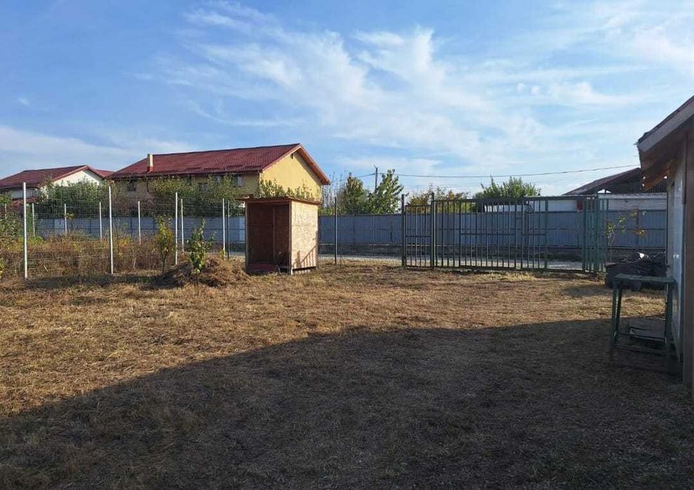 vanzare teren pentru constructie casa deschidere mare imprejmuit