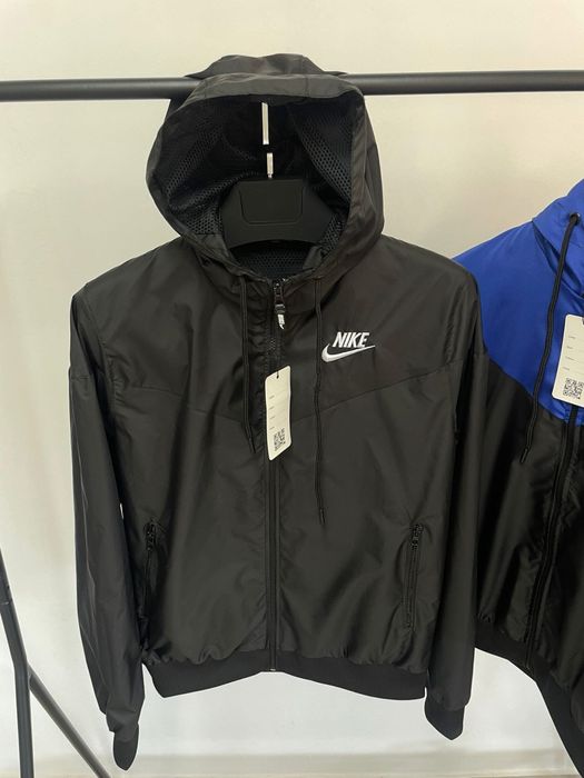 Мъжки спортни ветровки бродирано /или гумирано лого