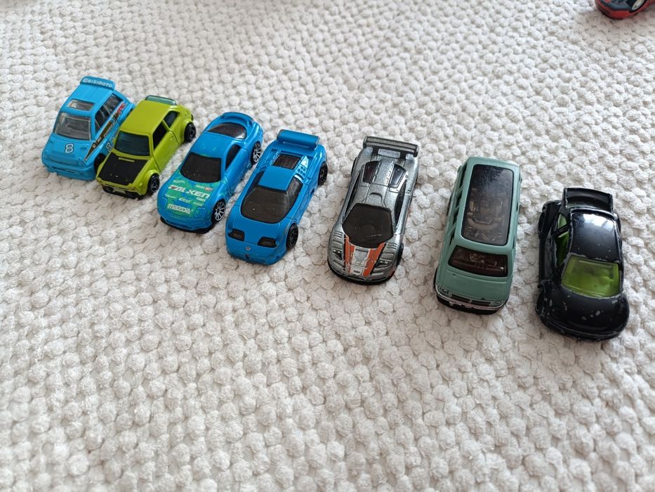 Модельки Hot Wheels