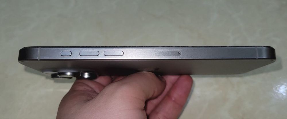 Iphone 15 pro max titanium