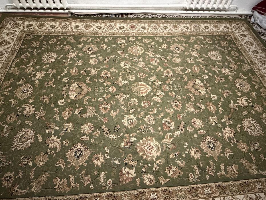 Срочно ковер сатылады 1мен 2ковер новый