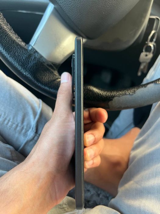 Redmi note 15 pro sotiladi 8/256 gb