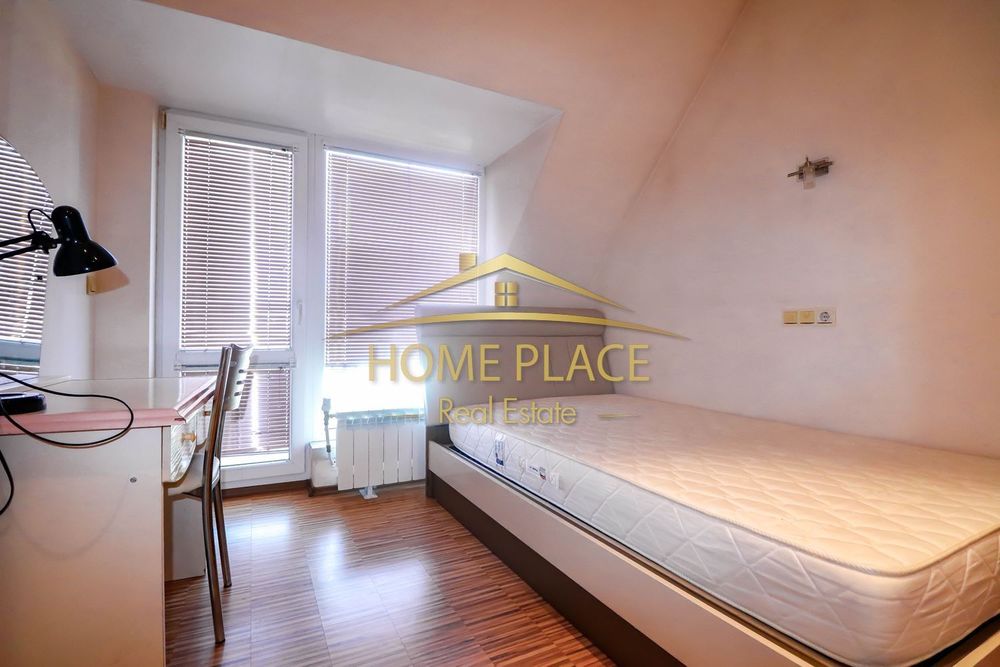 Четиристаен апартамент в района на Колхозен пазар