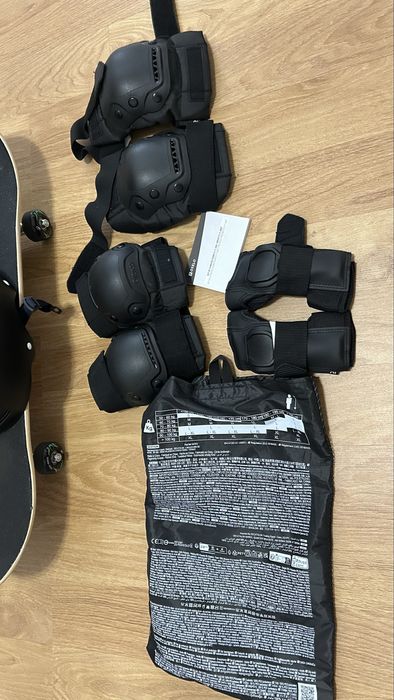 Set complet skateboard Decathlon + echipament protecție Oxelo