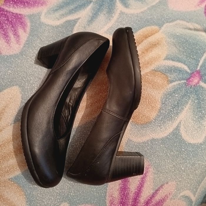 Продам туфли женские новые