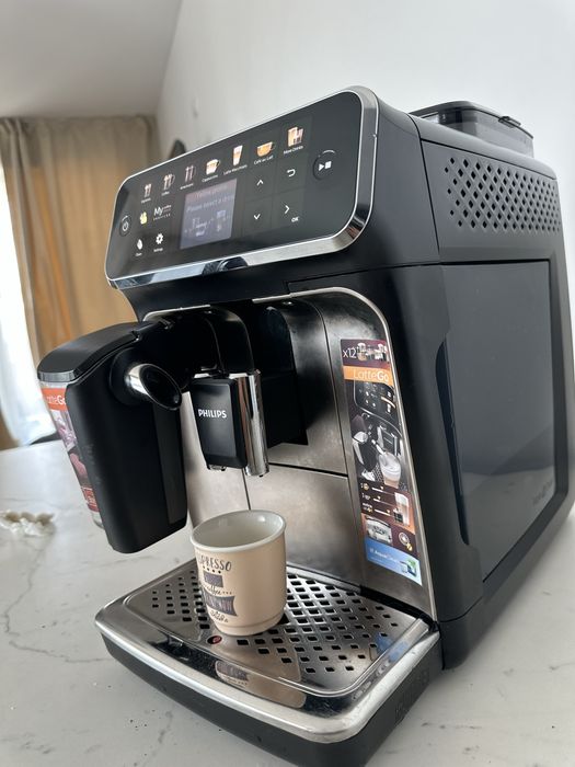 Philips LatteGo 5400 EP5447 – Espressor automat, sistem LatteGo, stare foarte bună
