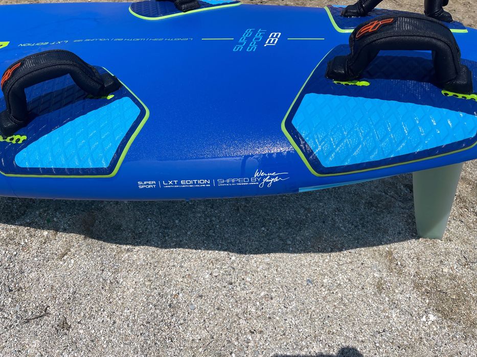 Vand placa de windsurf JP Australia Supersport 133 l 2023.