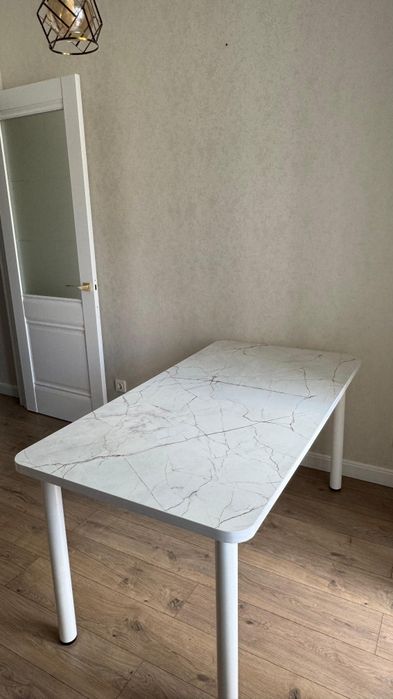 Продоется кухонный стол