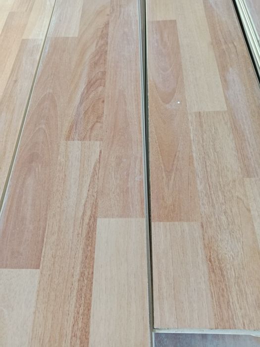 Продам ламинат в хорошем состоянии