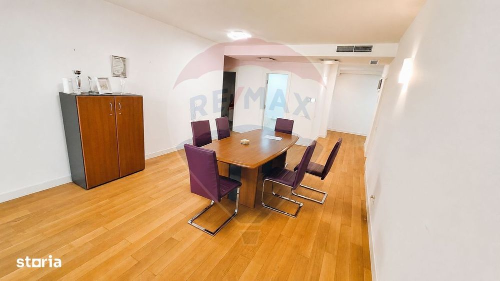 Apartament cu 4 camere de închiriat- Piata Constitutiei