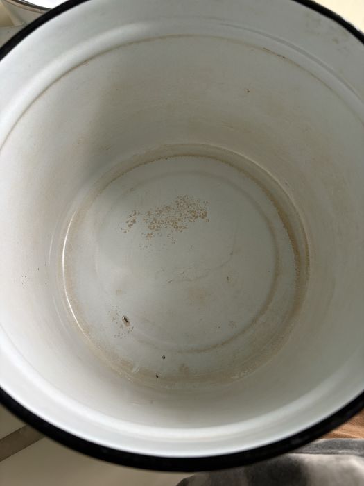 Кастрюли эмалированные б/у