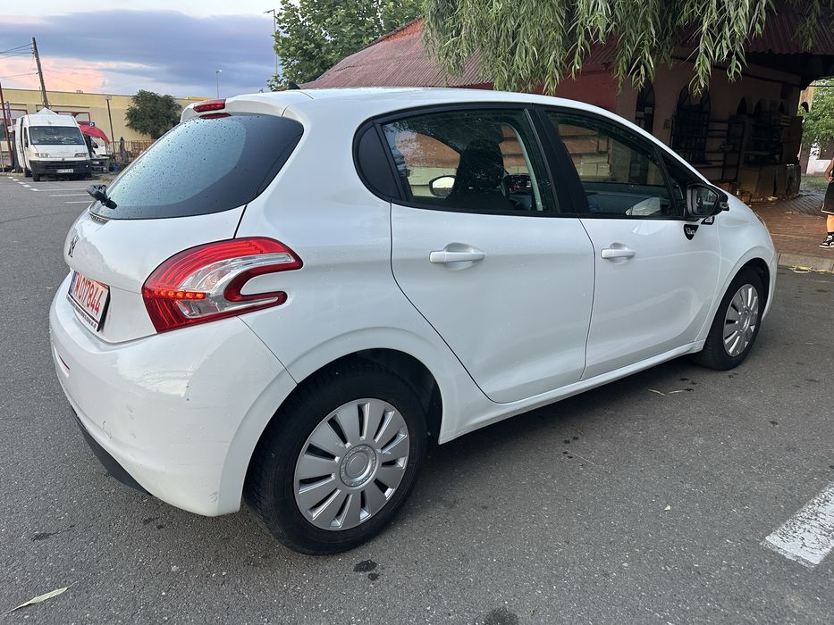PEUGEOT 208 2015 — imagine 3