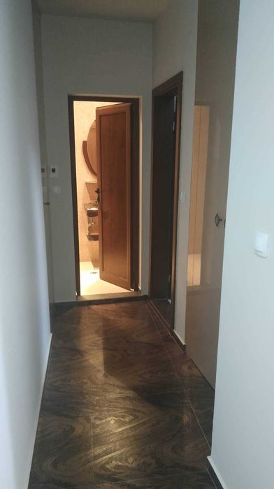 Тристаен под наем в Център!