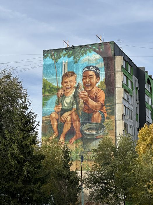 Роспись стен в школах. Муралы.
