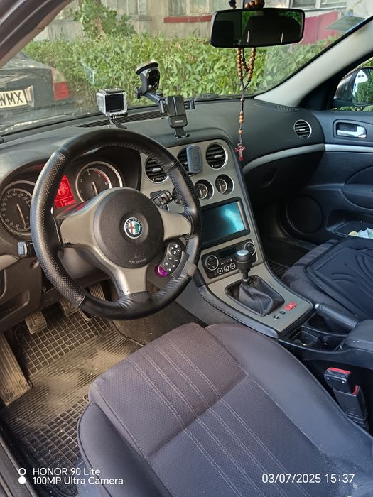 Vând Alfa Romeo 159