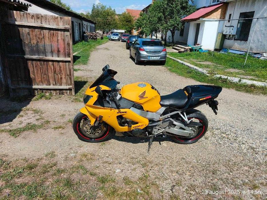 Vand doua Honda  CBR