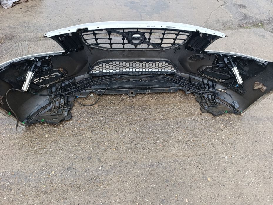 Предна броня Волво / Volvo V60 2012г.