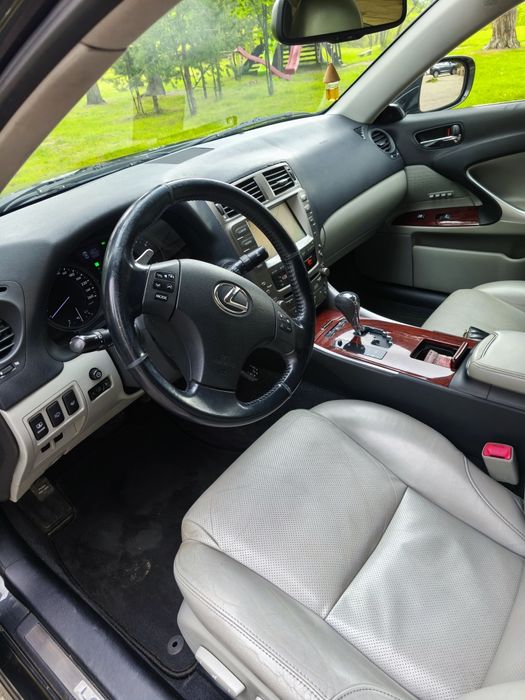 Lexus is250 exclusive