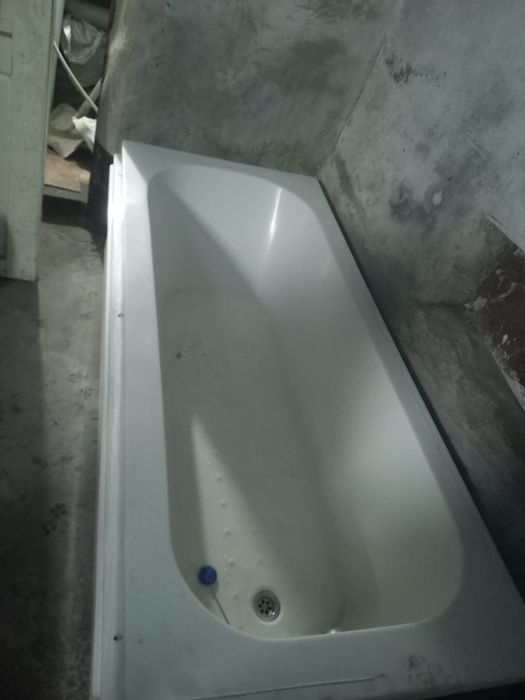 Продам акриловую ванну