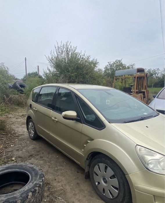 Ford S Max.