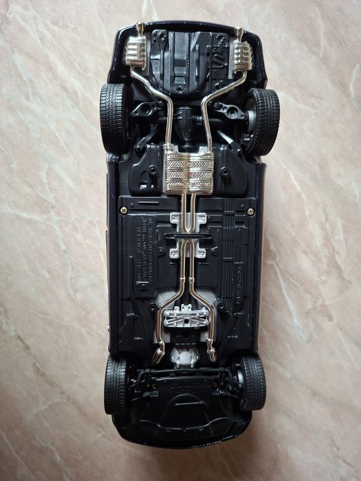 Chrysler 300 c scara 1:18