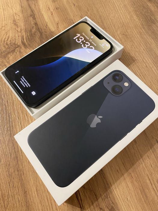Продам Айфон 13