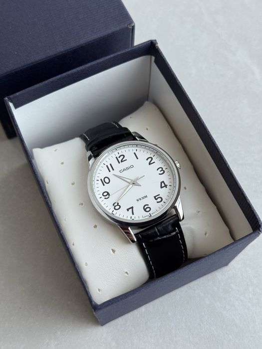 Часы Casio мужские новые
