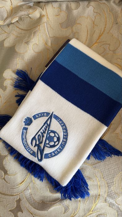 Продам шарф футбольного клуба «Зенит»