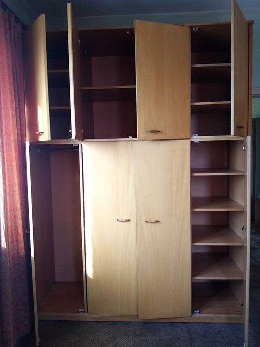 Спален комплект мебели-спалня, 2нощни шкафчета, тоалетка, гордероб.