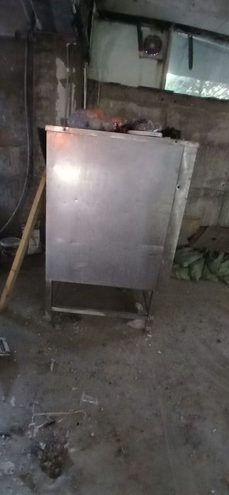 Продам духовую печь на три яруса