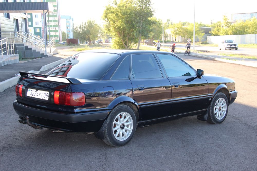 Продам AUDI 2,6 объем 1994 года